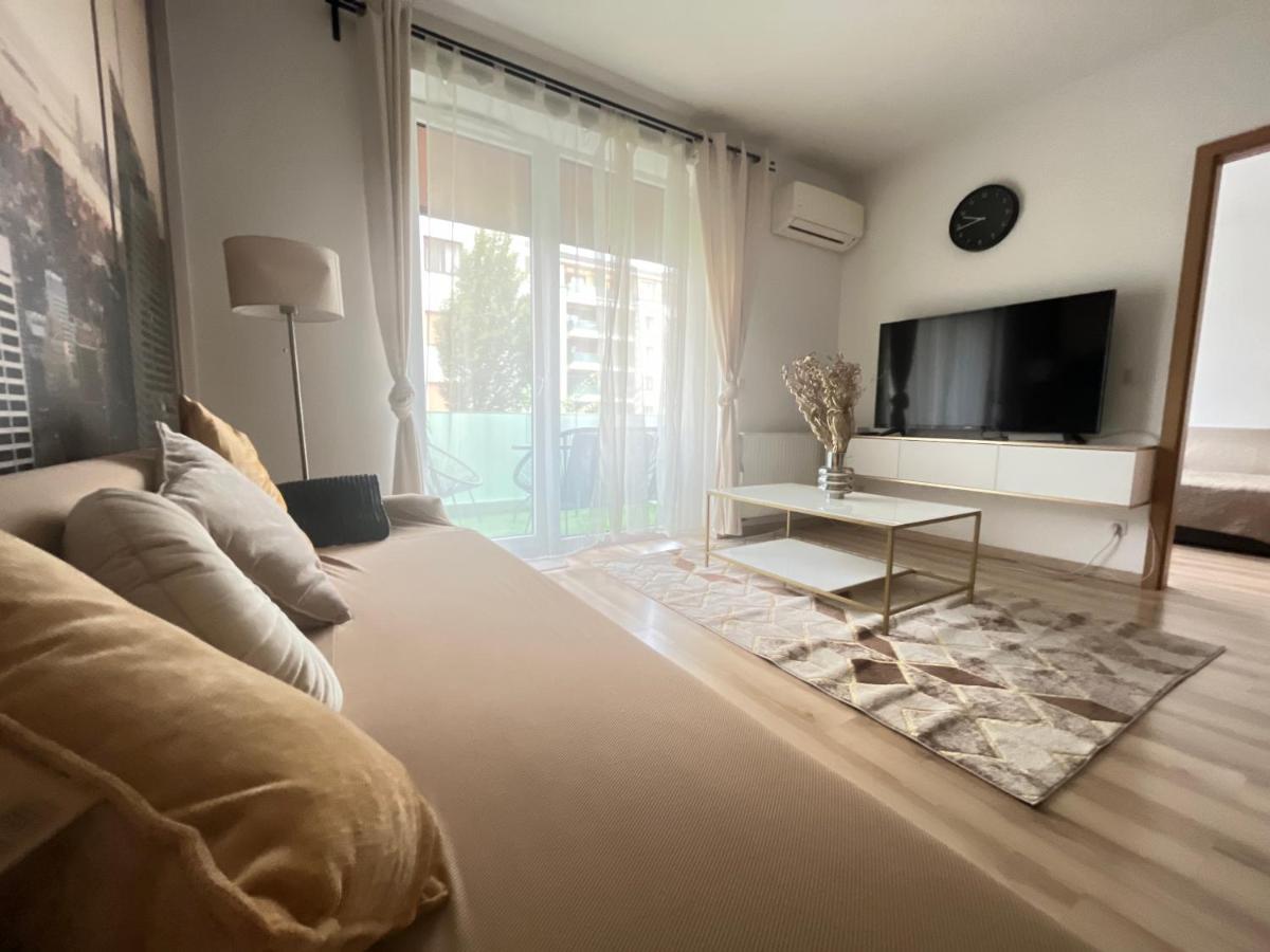 Corvin Promenade Crystal Apartman Budapest Kültér fotó