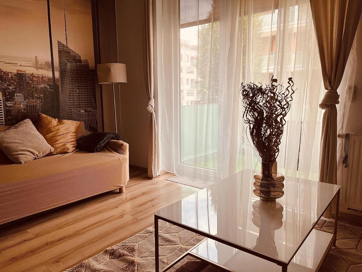 Corvin Promenade Crystal Apartman Budapest Kültér fotó